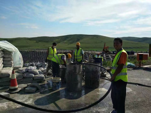 临清公路地聚物下沉注浆